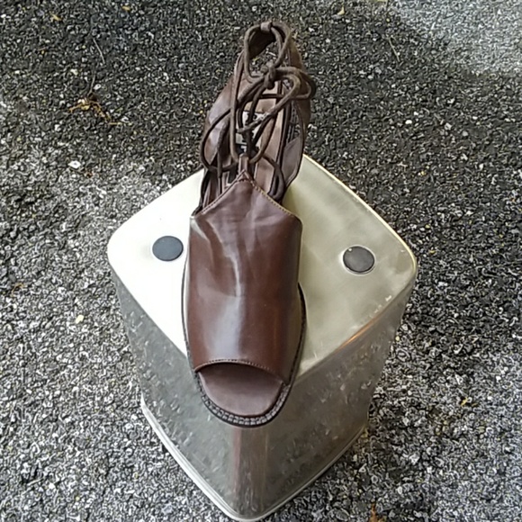 Sandals - Picture 1 of 3